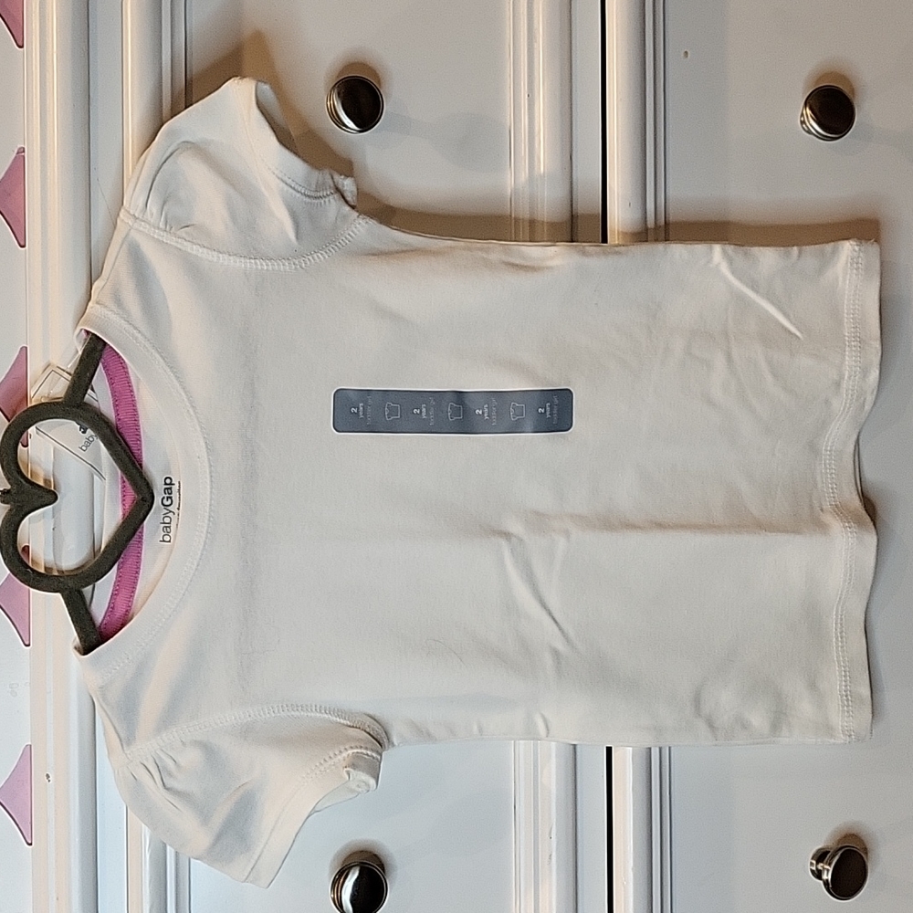 Girls gap tee shirt